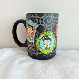 Peanuts Snoopy and Gang Halloween Cup